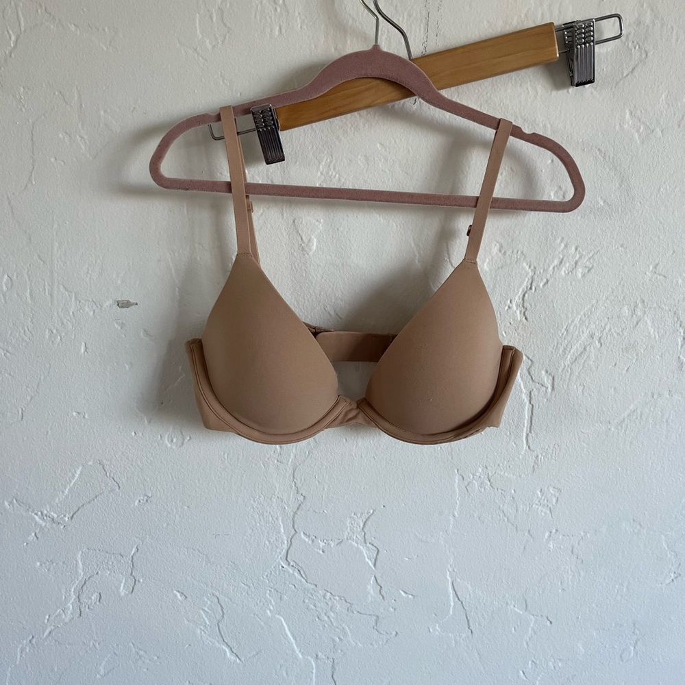 SKIMS Clay Fits Everybody Plunge Underwire Bra